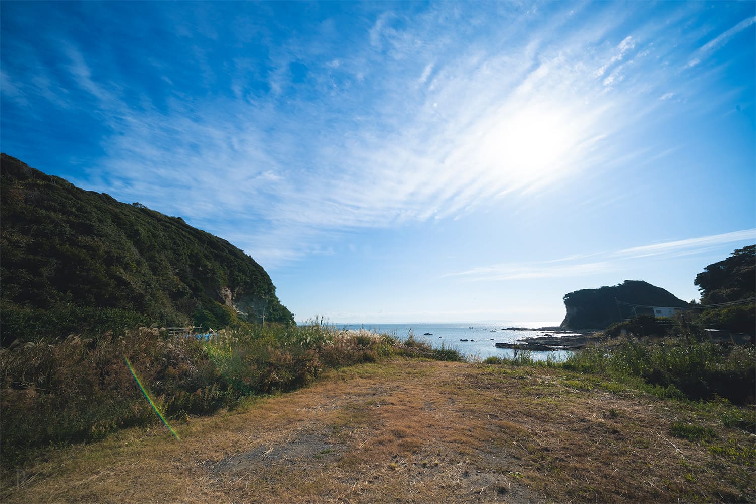 チェックイン。早速目の前の海で水遊び。